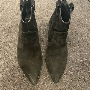 VERONICA BEARD black suede booties size 7.